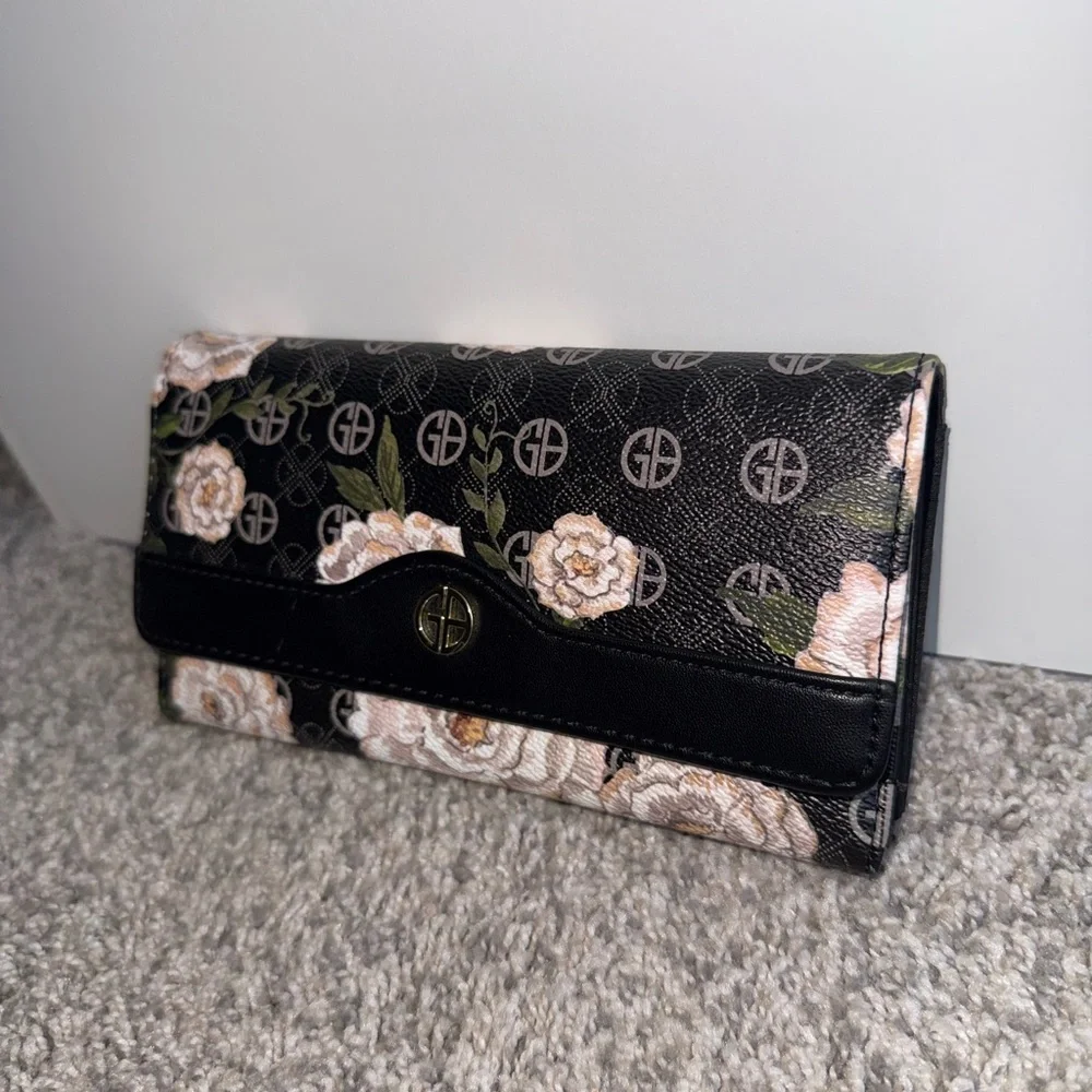 NWOT Giani Bernini Floral Black Folding Wallet with Logo, Card Slots Coin Pocket